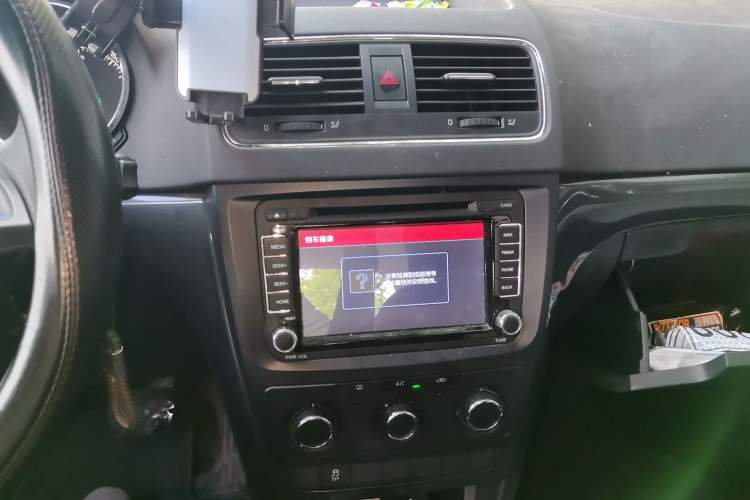 Used Skoda Yeti 2016 1.4TSI DSG Advanced Edition Audio And AC Panel