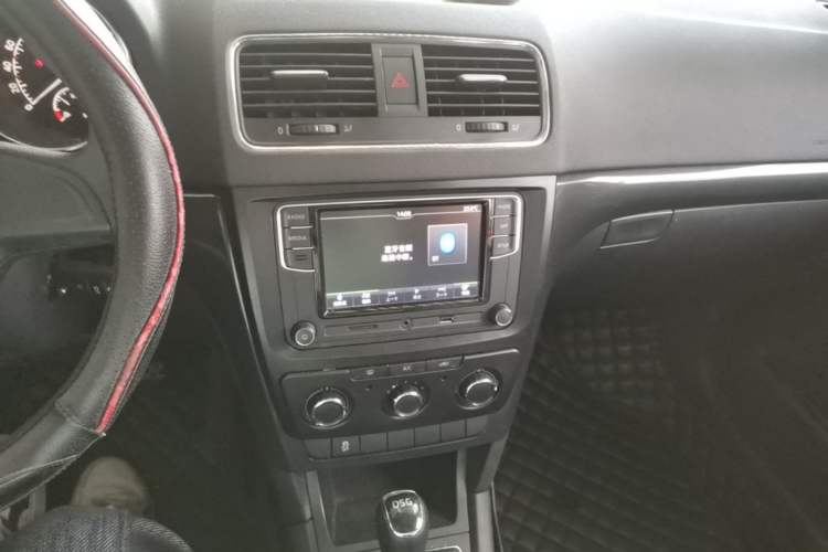 Used Skoda Yeti 2016 1.4TSI DSG Advanced Edition Audio And AC Panel