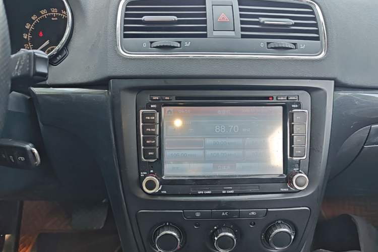 Used Skoda Yeti 2016 1.4TSI DSG Advanced Edition Audio And AC Panel