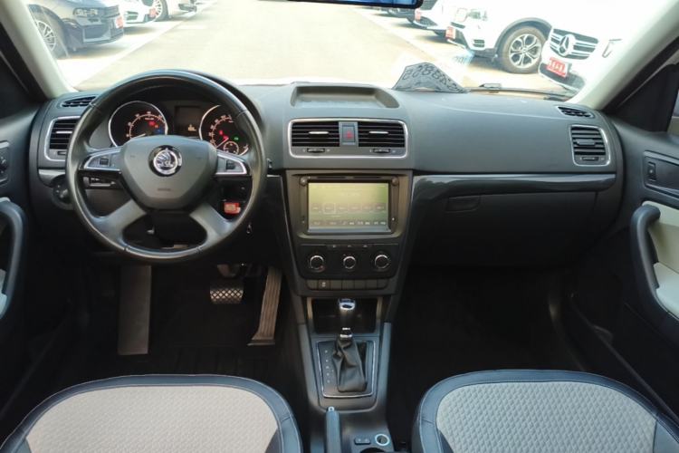 Used Skoda Yeti 2016 1.4TSI DSG Advanced Edition Center Console