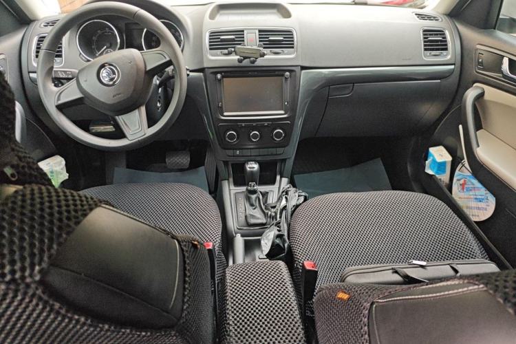 Used Skoda Yeti 2016 1.4TSI DSG Advanced Edition Center Console