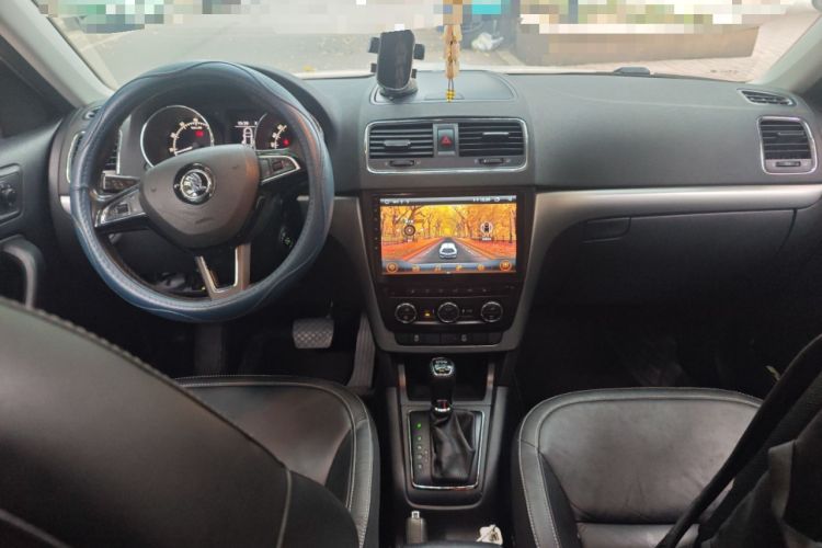 Used Skoda Yeti 2016 1.4TSI DSG Prestige Edition Center Console