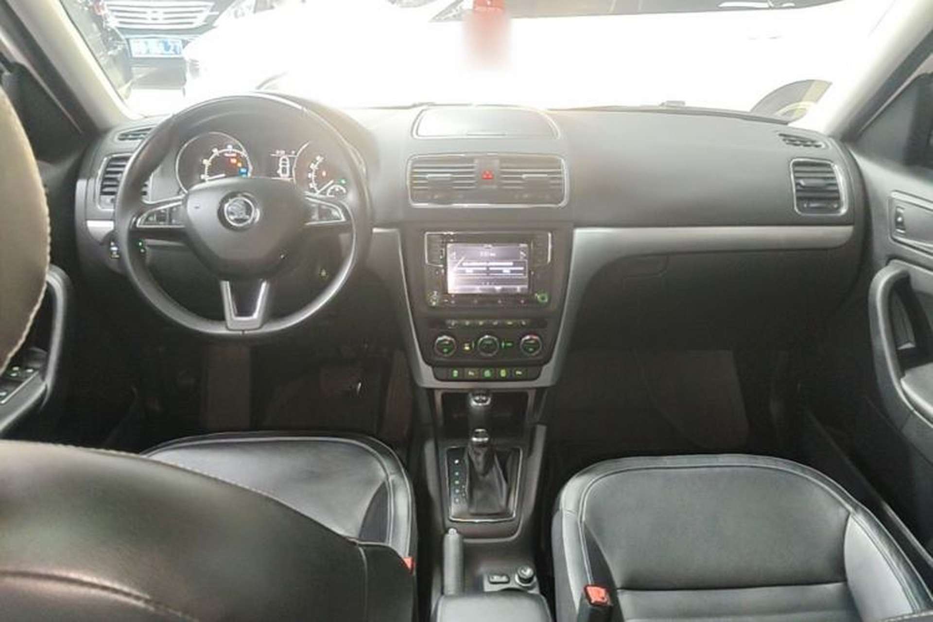 Used Skoda Yeti 2016 1.8TSI DSG Prestige Edition Center Console