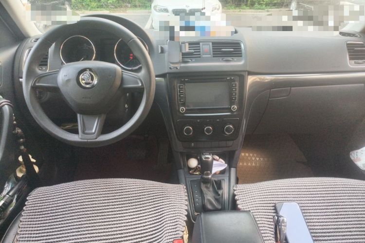Used Skoda Yeti 2016 1.4TSI DSG Advanced Edition Center Console