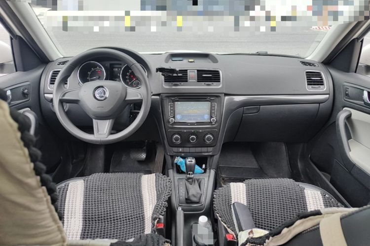 Used Skoda Yeti 2016 1.4TSI DSG Advanced Edition Center Console