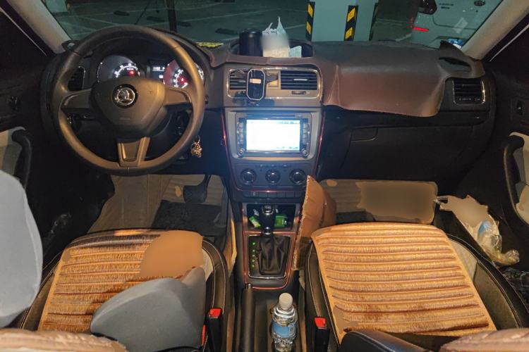 Used Skoda Yeti 2016 1.4TSI DSG Advanced Edition Center Console