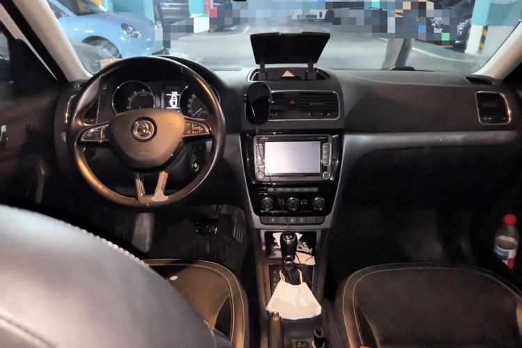 Used Skoda Yeti 2016 1.8TSI DSG Prestige Edition Center Console