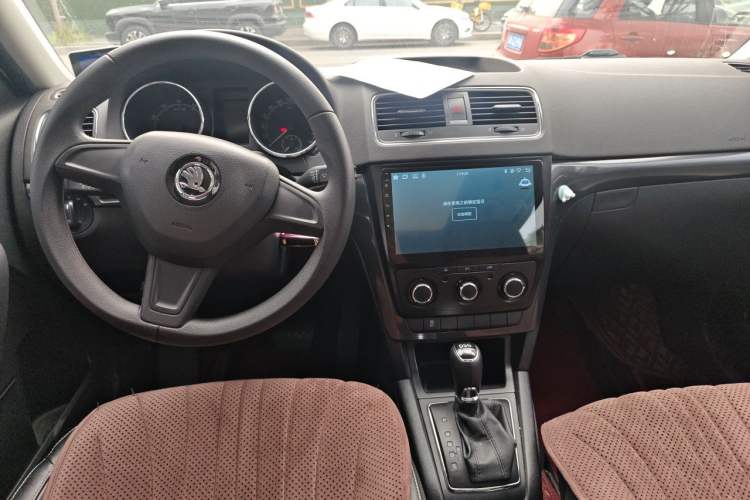 Used Skoda Yeti 2016 1.4TSI DSG Advanced Edition Center Console