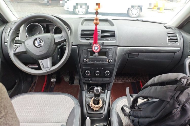 Used Skoda Yeti 2016 1.4TSI Manual Entry-Level Model Center Console