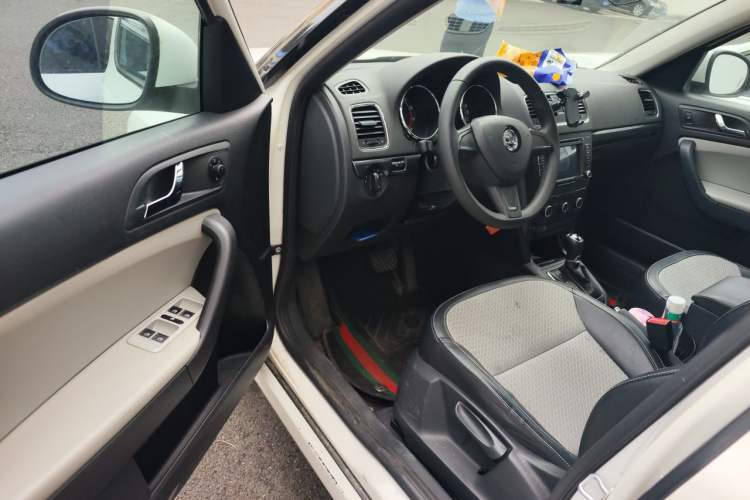 Used Skoda Yeti 2016 1.4TSI DSG Advanced Edition Driver Seat