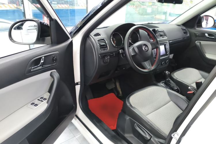 Used Skoda Yeti 2016 1.4TSI DSG Advanced Edition Driver Seat