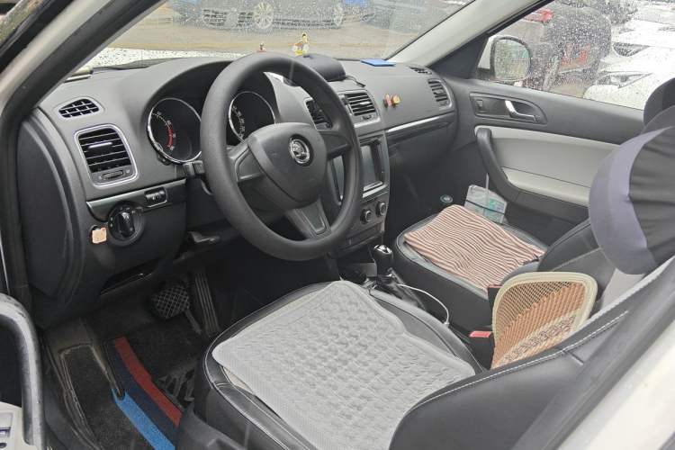 Used Skoda Yeti 2016 1.4TSI DSG Advanced Edition Driver Seat