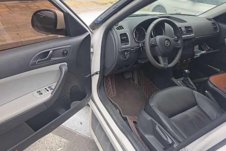 Used Skoda Yeti 2016 1.4TSI DSG Advanced Edition Driver Seat
