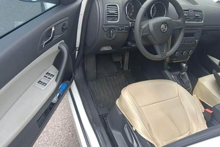 Used Skoda Yeti 2016 1.4TSI DSG Advanced Edition Driver Seat
