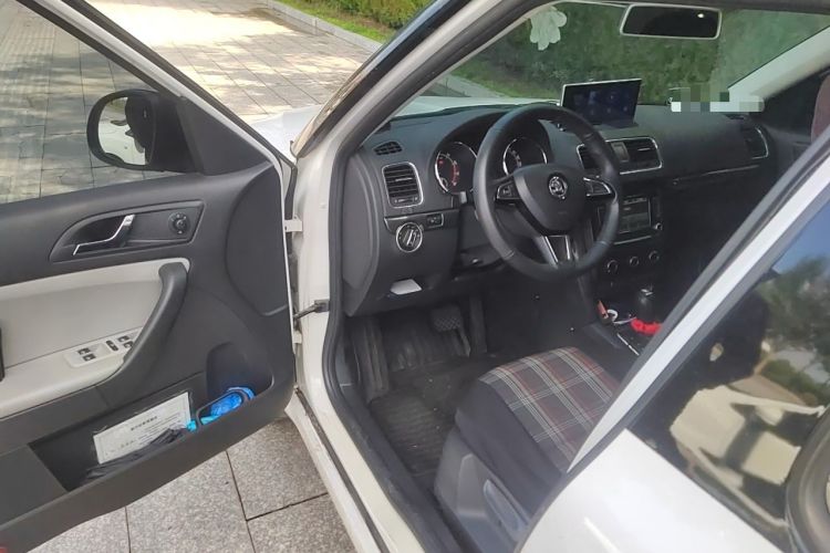 Used Skoda Yeti 2016 1.4TSI DSG Advanced Edition Driver Seat