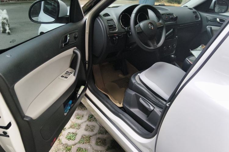 Used Skoda Yeti 2016 1.4TSI DSG Advanced Edition Driver Seat