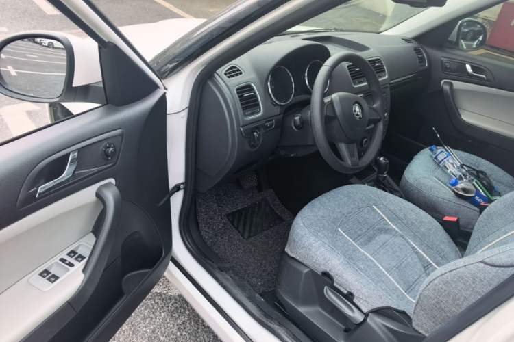 Used Skoda Yeti 2016 1.4TSI DSG Advanced Edition Driver Seat