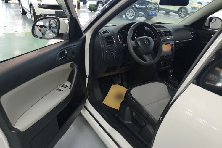 Used Skoda Yeti 2016 1.4TSI DSG Advanced Edition Driver Seat