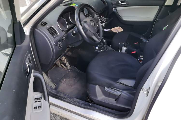 Used Skoda Yeti 2016 1.4TSI DSG Advanced Edition Driver Seat