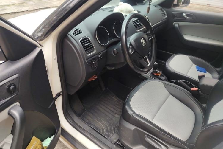 Used Skoda Yeti 2016 1.4TSI DSG Advanced Edition Driver Seat