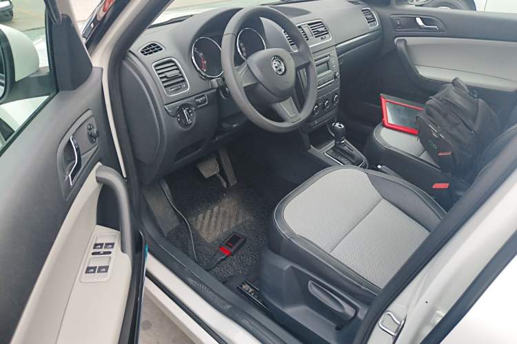 Used Skoda Yeti 2016 1.4TSI DSG Advanced Edition Driver Seat