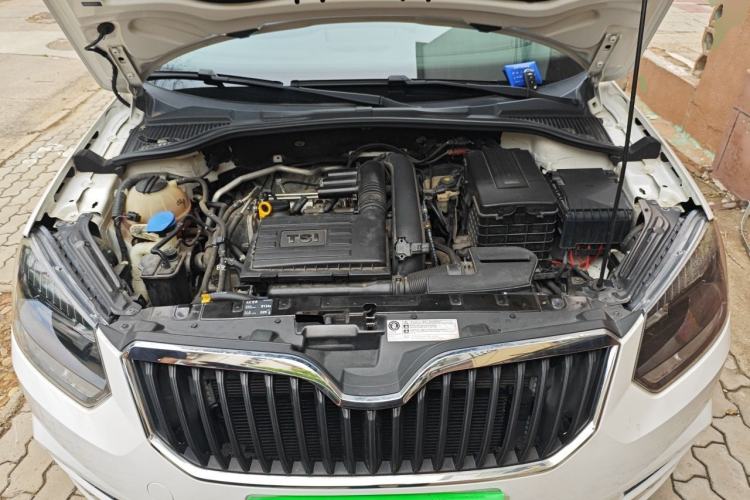 Used Skoda Yeti 2016 1.4TSI DSG Advanced Edition Engine Bay