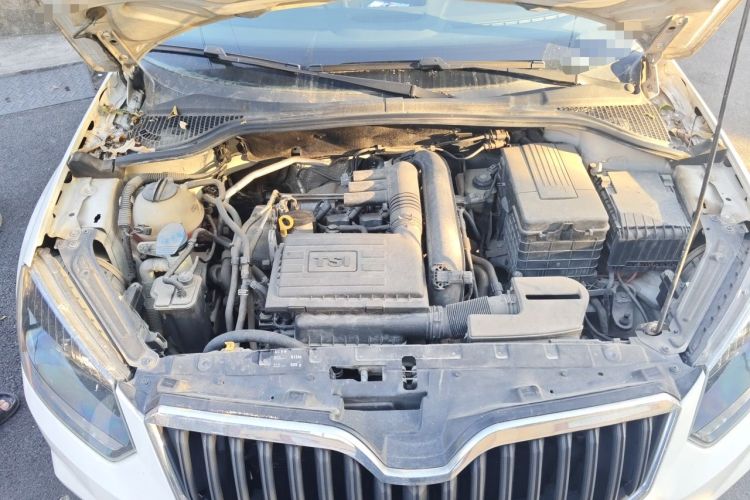 Used Skoda Yeti 2016 1.4TSI DSG Advanced Edition Engine Bay