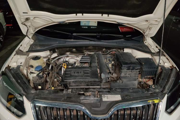 Used Skoda Yeti 2016 1.4TSI DSG Advanced Edition Engine Bay