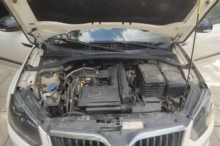 Used Skoda Yeti 2016 1.4TSI DSG Advanced Edition Engine Bay