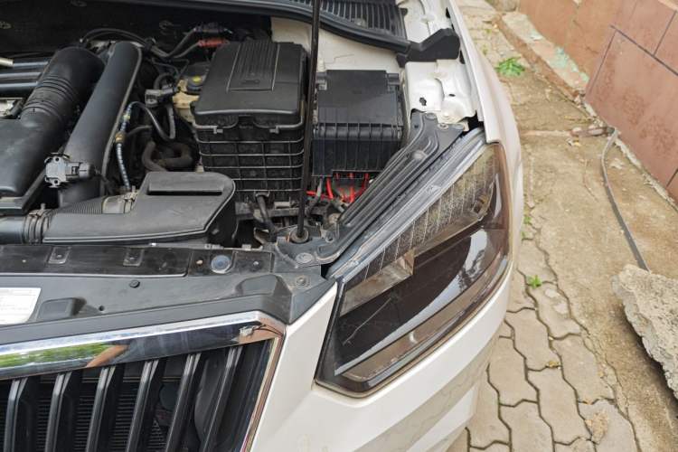 Used Skoda Yeti 2016 1.4TSI DSG Advanced Edition Engine Bay Left