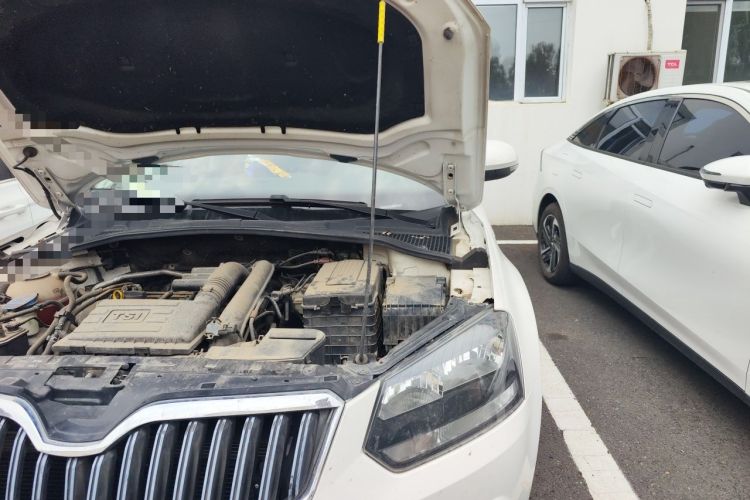 Used Skoda Yeti 2016 1.4TSI DSG Advanced Edition Engine Bay Left