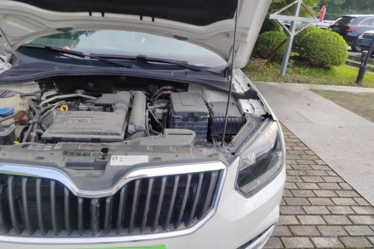 Used Skoda Yeti 2016 1.4TSI DSG Advanced Edition Engine Bay Left