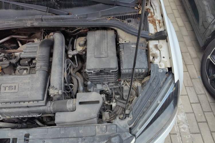 Used Skoda Yeti 2016 1.4TSI DSG Advanced Edition Engine Bay Left