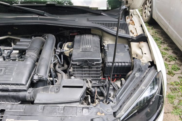 Used Skoda Yeti 2016 1.4TSI DSG Advanced Edition Engine Bay Left