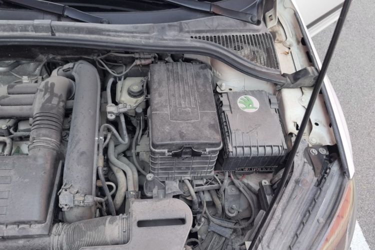 Used Skoda Yeti 2016 1.4TSI DSG Advanced Edition Engine Bay Left