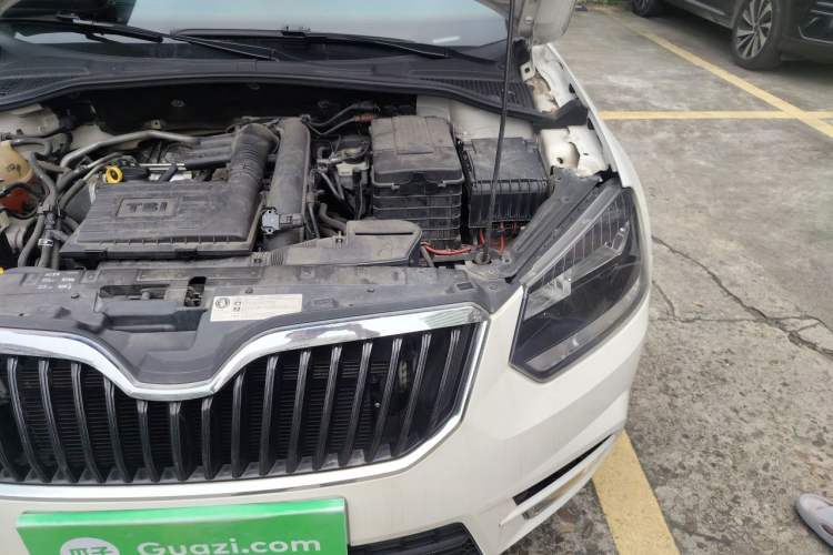 Used Skoda Yeti 2016 1.4TSI DSG Advanced Edition Engine Bay Left