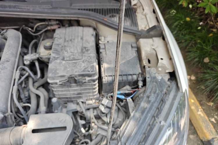 Used Skoda Yeti 2016 1.4TSI DSG Advanced Edition Engine Bay Left