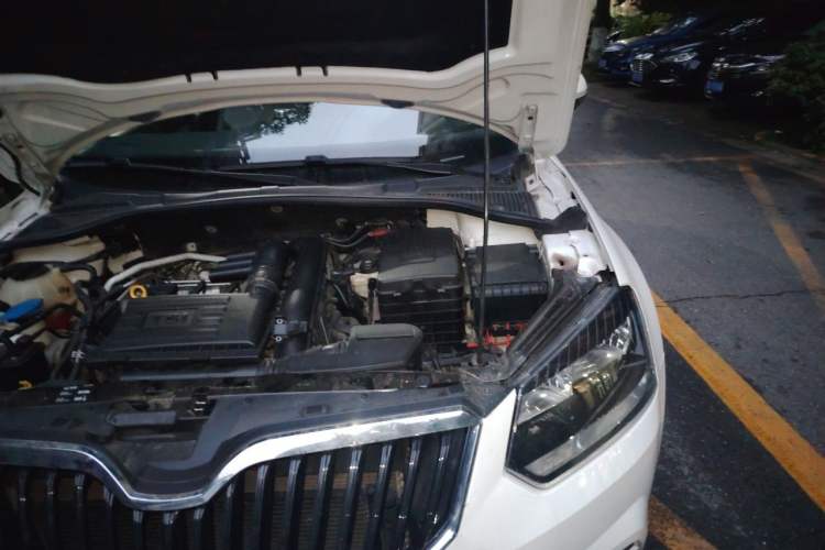 Used Skoda Yeti 2016 1.4TSI DSG Advanced Edition Engine Bay Left