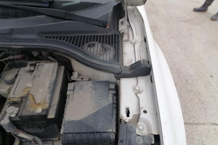 Used Skoda Yeti 2016 1.4TSI Manual Entry-Level Model Engine Bay Left