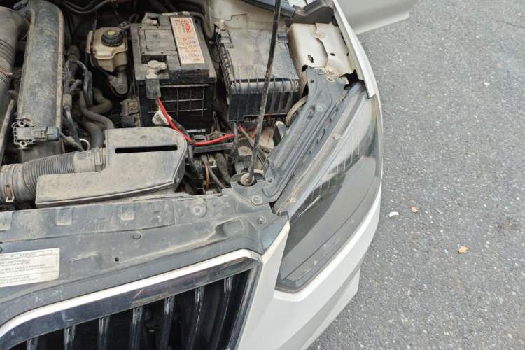 Used Skoda Yeti 2016 1.4TSI Manual Entry-Level Model Engine Bay Left