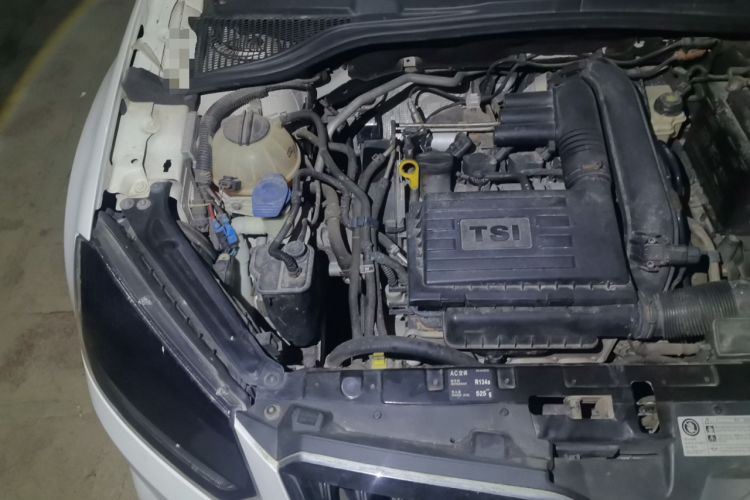 Used Skoda Yeti 2016 1.4TSI Manual Entry-Level Model Engine Bay Right
