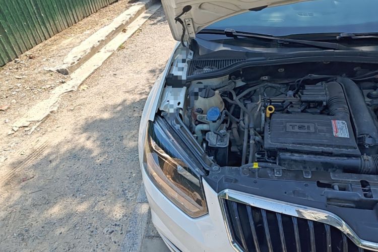 Used Skoda Yeti 2016 1.4TSI DSG Advanced Edition Engine Bay Right