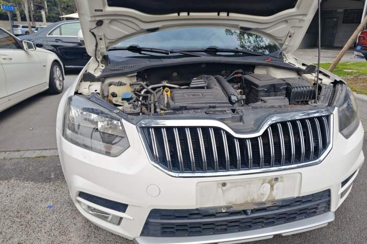 Used Skoda Yeti 2016 1.4TSI DSG Advanced Edition Engine Bay Right