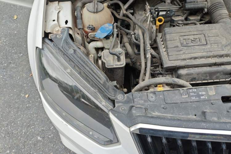 Used Skoda Yeti 2016 1.4TSI Manual Entry-Level Model Engine Bay Right
