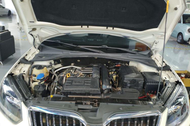 Used Skoda Yeti 2016 1.4TSI DSG Advanced Edition Engine Bay