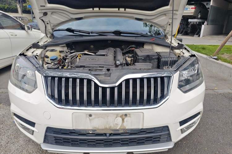 Used Skoda Yeti 2016 1.4TSI DSG Advanced Edition Engine Bay
