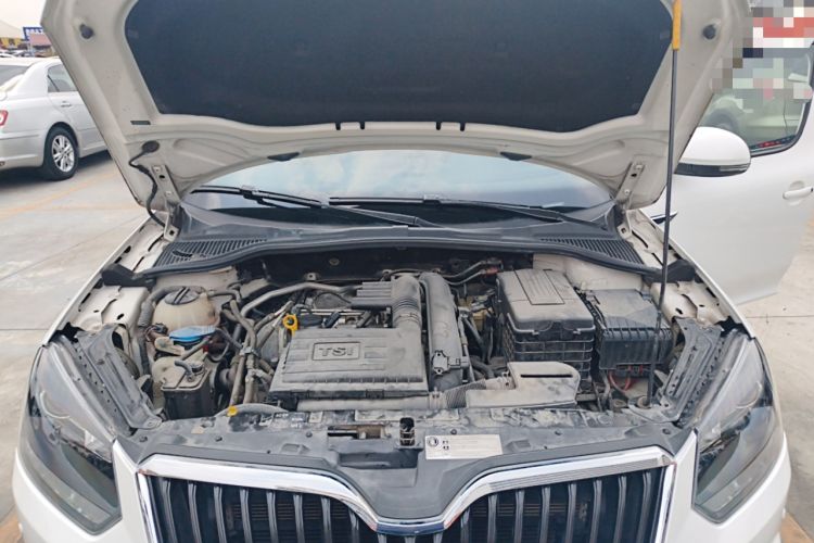 Used Skoda Yeti 2016 1.4TSI DSG Advanced Edition Engine Bay