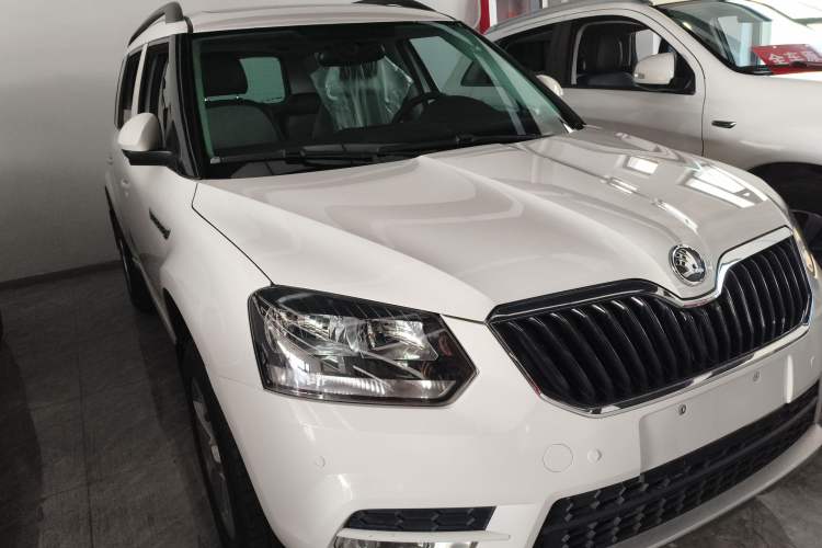 Used Skoda Yeti 2016 1.4TSI DSG Advanced Edition Front Right 45 Deg