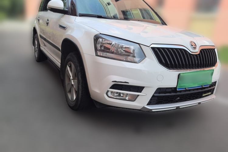 Used Skoda Yeti 2016 1.4TSI DSG Advanced Edition Front Right 45 Deg