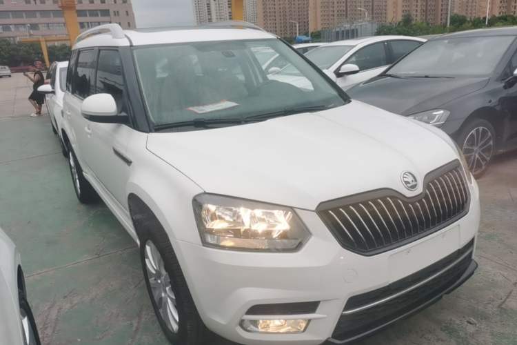 Used Skoda Yeti 2016 1.4TSI DSG Style Edition Front Right 45 Deg